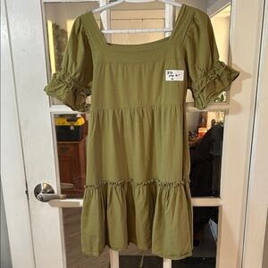 373.   Adorable Green Ruffle Sleeve Dress